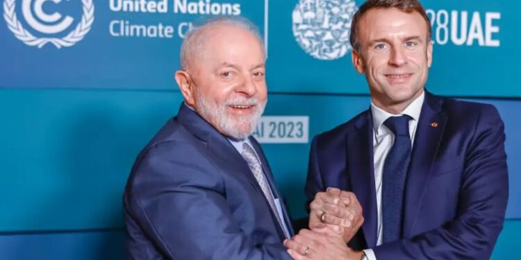 Após criticar acordo com Mercosul, Macron anuncia verba para Amazônia