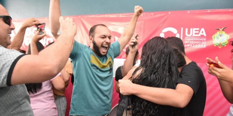 UEA divulga lista dos aprovados no Vestibular e SIS nesta quinta-feira (7/12