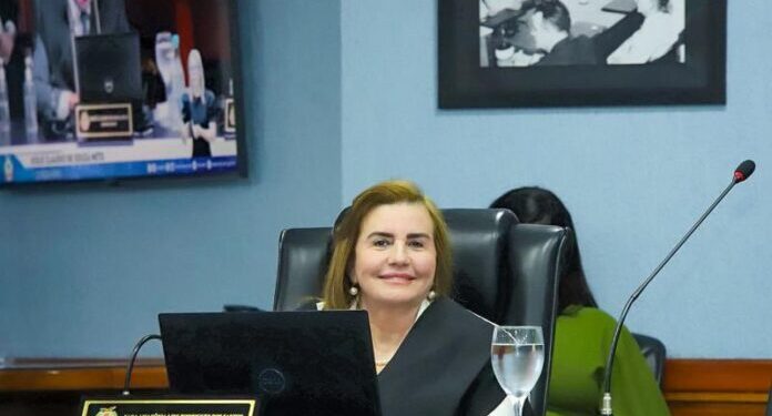 Primeira sessão do TCE-AM sob presidência da conselheira Yara Lins dos Santos será nesta terça (5)
