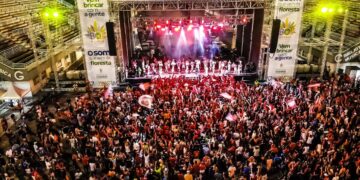 Última noite do Boi Manaus 2023 traz shows com itens do Caprichoso e Garantido e anima multidão