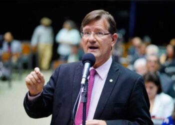 ‘Eu não vou sair do partido’, diz Zé Ricardo sobre ida fake para o PDT