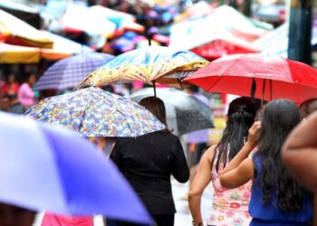 Segunda-feira será de chuva em Manaus, aponta INPE
