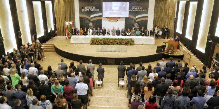 Abertura solene marca início do ano letivo da Escola de Contas do TCE-AM