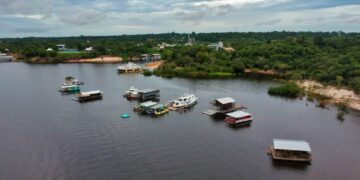 Força policial pode ser utilizada para remover flutuantes do Lago do Tarumã-Açu, determina Justiça