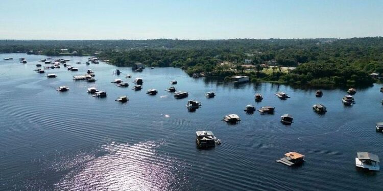 Justiça mantém retirada dos flutuantes do Tarumã-Açu