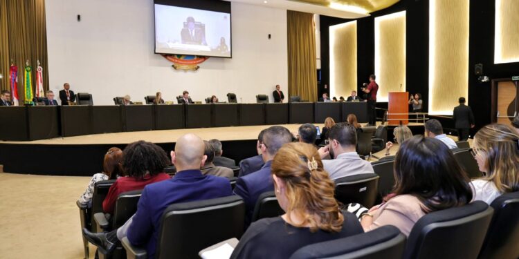 TCE-AM determina que ex-gestor da Câmara Municipal de Tapauá devolva R$ 125,7 mil aos cofres públicos