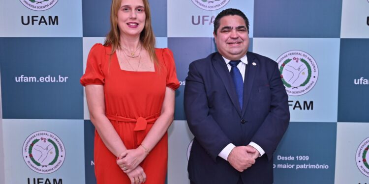 TCE-AM e UFAM alinham parceria para fortalecer ações de atenção à mulher