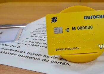 Pessoas com deficiência visual poderão ter cartão bancário em braile