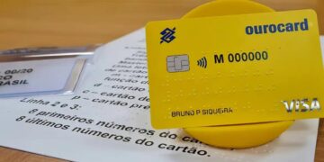 Pessoas com deficiência visual poderão ter cartão bancário em braile