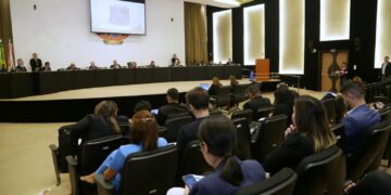 TCE-AM reprova contas da Câmara de Uarini e aplica multa de R$ 50 mil à presidente do Legislativo
