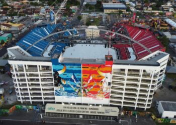De mãos dadas com o Festival de Parintins