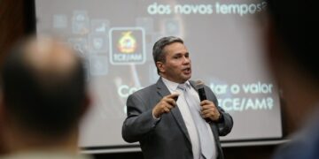 Secretário de Inteligência do TCE-AM ministra palestra em workshop de segurança pública do MPAM