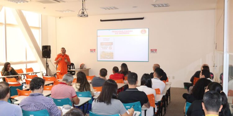 Brigada de Emergência do TCE-AM inicia curso com servidores