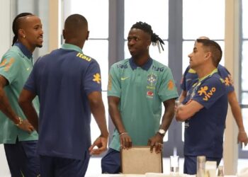 Vini Jr, Militão e Rodrygo se apresentam à seleção brasileira nos EUA