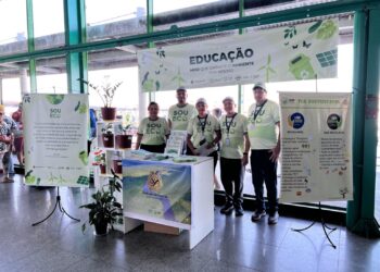 TCE-AM realiza ação de conscientização ambiental integrada entre portos de Manaus e Parintins