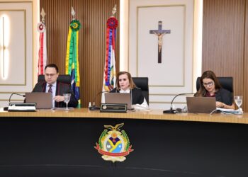 TCE-AM emite alerta aos 62 municípios para combate às queimadas e estiagem