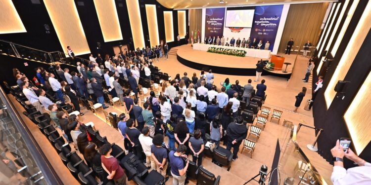 TCE-AM multa Prefeitura de Nova Olinda do Norte por triplo acúmulo de cargo