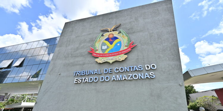 TCE-AM multa Prefeitura de Nova Olinda do Norte por triplo acúmulo de cargo