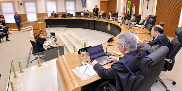 Pleno do TCE-AM nega recurso e mantém desaprovação das contas do ex-prefeito de Humaitá