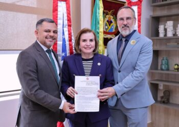 Presidente do TCE-AM entrega kits aos servidores-atletas da OTC 2024