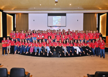 Presidente do TCE-AM entrega kits aos servidores-atletas da OTC 2024