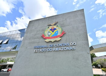 Presidente do TCE-AM entrega kits aos servidores-atletas da OTC 2024