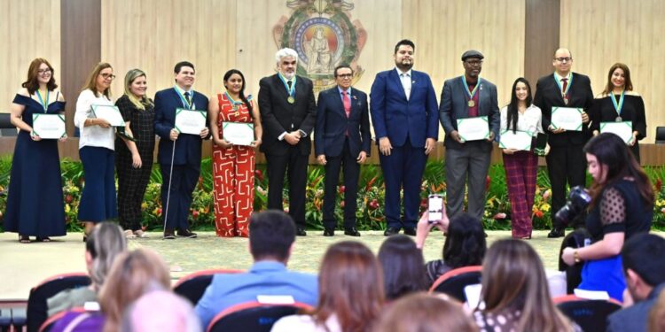 TCE-AM celebra 74 anos de história com avanços tecnológicos e projetos voltados à sociedade