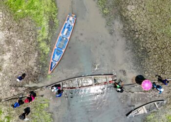 Seca extrema isola comunidades ribeirinhas e afeta educação no Amazonas