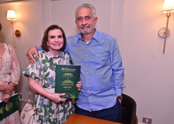 Presidente do TCE-AM recebe Medalha de Ouro Cidade de Manaus