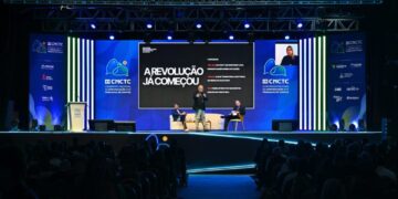 TCE-AM leva capacitação e reforça presença institucional no Fórum Amazonas +Municípios 2025